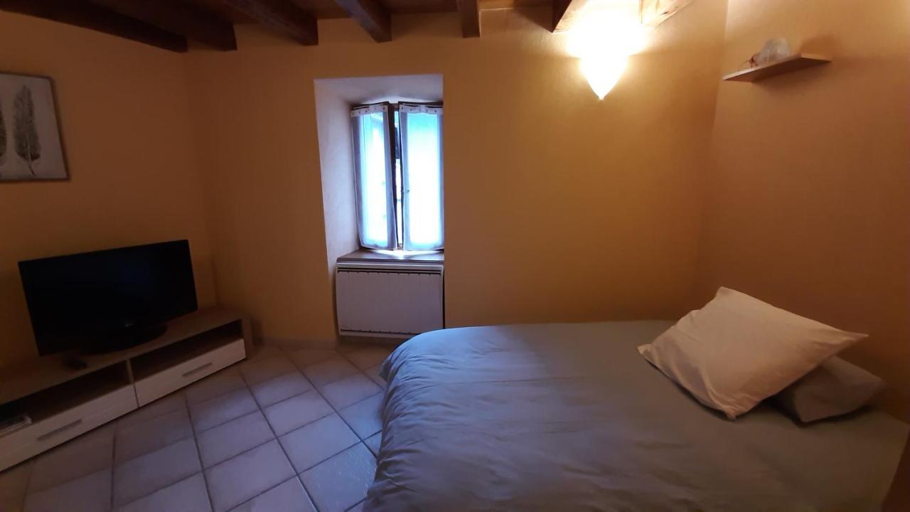 Petite Maison De Village Situee Entre Lacs, Cascades Et Montagnes Holiday home *