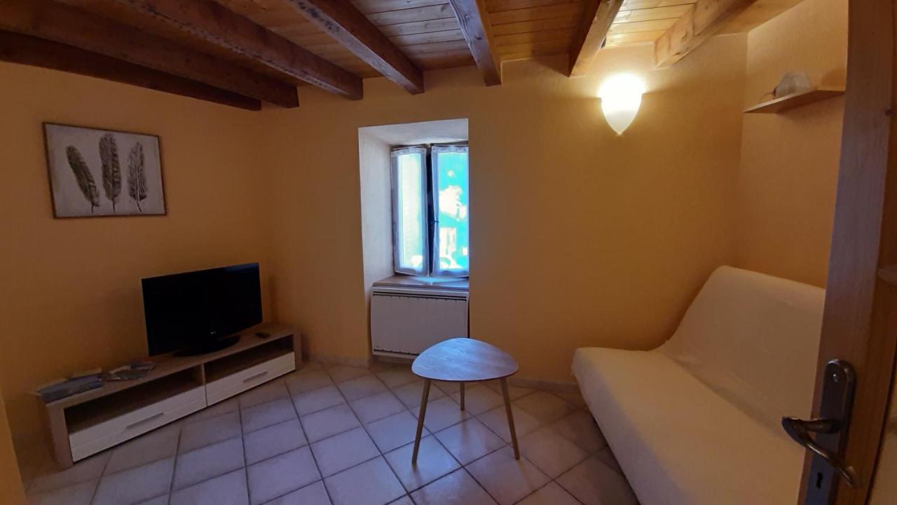 Holiday home Petite Maison De Village Situee Entre Lacs, Cascades Et Montagnes Virieu-le-Grand