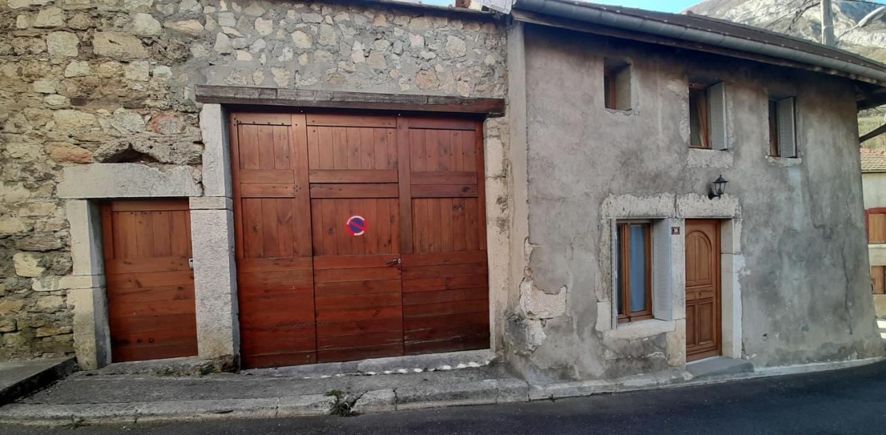 Petite Maison De Village Situee Entre Lacs, Cascades Et Montagnes Holiday home *